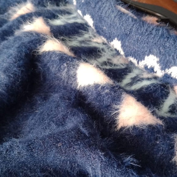 Lauren Conrad fuzzy sweater - Picture 6 of 10